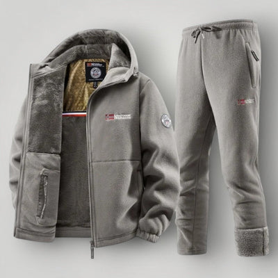 Kryos: The All-Weather Fleece Jacket for Unstoppable Comfort